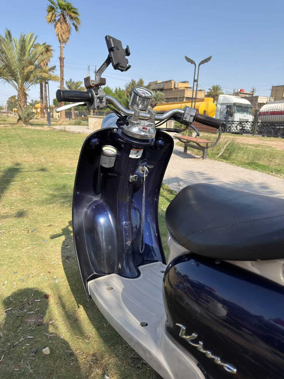 سلام عليكم درجه كلاسك  رمبيه اي نقص ما بيها درجه شغل سلف وهندي كهربيات كلها شغاله درجه قبل شهرين منزله من رمبه درجه نضيفه كلش اخو جديد  العنون مدينه الصدر رقم ***********السعر ٧٥٠ وبيها مجال

