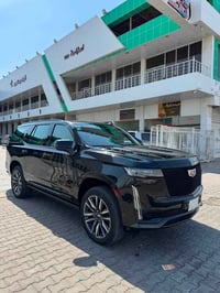 للبيع كاديلاك 2023خليجي كفاله بيها مكانين بيدي ار رقم بغداد ماشية 110ل...