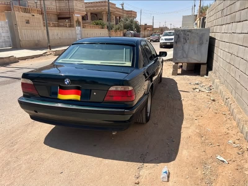 السلام عليكم BMW740i
موديل 1995

موصفات فووول 

1كشنات كهرباء

2كشنات جلد لون بيجي

3صندوك شفط

4كامره خلفيه وشاشه 

5جام اوتو

6سلايد

السياره كير ومحرك جدد 

غرفتها حلوه 

السياره صبغ عام للجماله 

بيه شخط بالجاملغ الخلفي مامبين

السعر 70 وبيه مجال بسيط

للاستفسار***********
