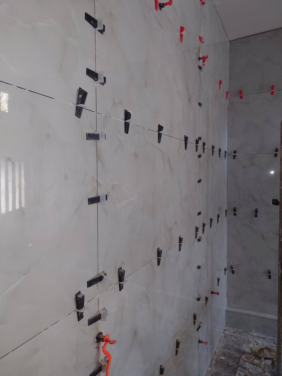 خلفه جدران وارضيات من بغداد تسليم هندسي***********
