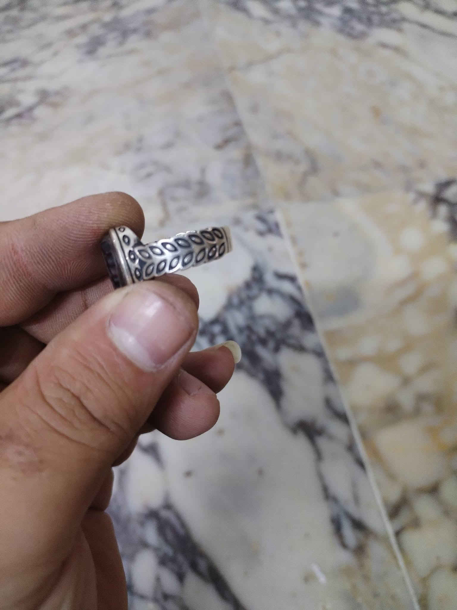 سلام عليكم
عندي هذني محبسين للبيع سعرة قطعة ٥٠الف
مكاني بغداد مدينة الصدر *********** توصيل موجود جميع محافضات العراق
