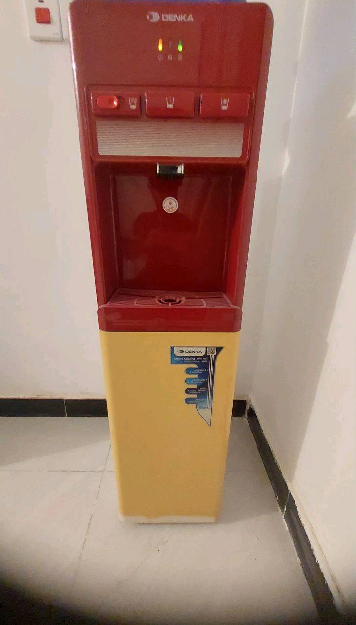 براد ماء   دنكا حار بارد 
جديد غير مستخدم طك كارتون على فحص
شرط مي مالته ثلج خلال عشر دقايق 
السعر 125 ألف 

بغداد الحرية 
***********