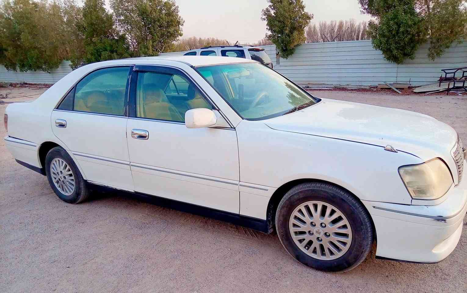 السلام عليكم
للبيع تويوتا كراون موديل 2002 كصه قماره فقط 
محرك وكير كفاله دي فور الكبير شاصي 75
السياره قماره فقط بدون أرقام . 
العنوان البصره 
السعر 35$$
الرقم
***********
