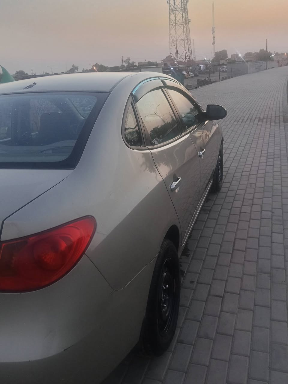 السلام عليكم 
النتر خليجي موديل 8مكينه1600دكشن عالي 

سياره تخم تاير حداديه كير ومكينه وتبريد 
صدر خلفي مامي كله جديد  رقم بغداد تحويل ثاني يوم 
سياره بيه 3قطع صبغ السعر 84وبيه مجال 
الشراي يتصل ماكو خاص 
***********
