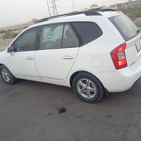 كارينز ٢٠٠٩ • ٧ راكب • محرك ٢٠٠٠