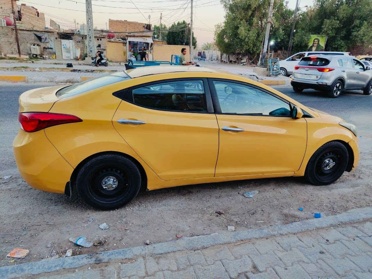 سلام عليكم النترا
2013 امريكيه
حادث امريكيه باب السائق الجاملغ الخلفي السعر 92 رقم بغداد 
حداديه جديده 
تخم تاير جديد 
محرك 1800
مابيه نقص اتصل ***********
