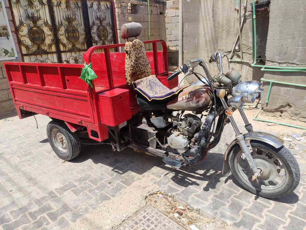 سلام عليكم  ستوته  اللبيع  امتيار اوراق العنوان  البصره  قضاء الدير  التفاصيل لاتصال علئ الرقم   ***********  السعر مليون  و100
