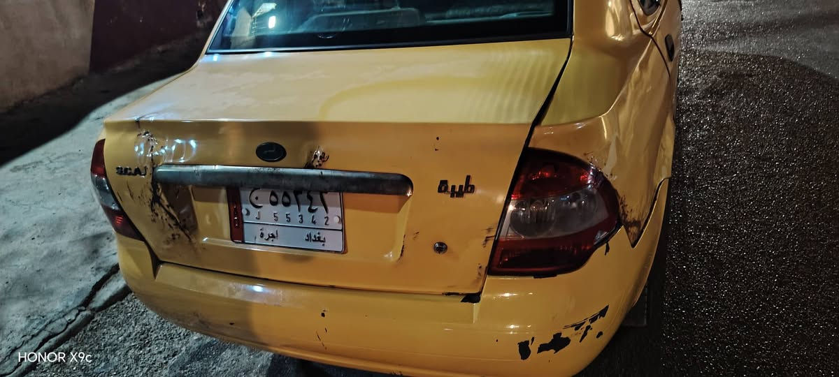 سلام عليكم سياره طيبة للبيع موديل ١٦ سياره نظيفة كير ومحرك وتبريد وكهربائيات شغالة سياره بس بدية رايدلة ترتيب سياره بية بس باب ودسة مبدلات عاضة ب٢٠ وبية مجال ماقصر علية هي وغرامة عنواني بغداد القاهرة هذا رقم ***********
