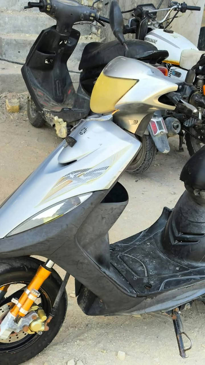 سلام عليكم 
اعادت نشر بسبب وعود الكاذبه : دراجه ماكس عدله للبيع الدراجه بلاديه من كفرات ومن محرك ختم واحد طابق ويه المحرك بيهه خيط تبخير فقط دراجه نضيفه احله من الصور مكان حله شارع 60 فرع لكرينات لسعر 650 وبيهه مجال 
رقم صاحب الدراجه لان مكلف بل نشر *********** وذا تريد موجود ماسنجر وتحياتي
