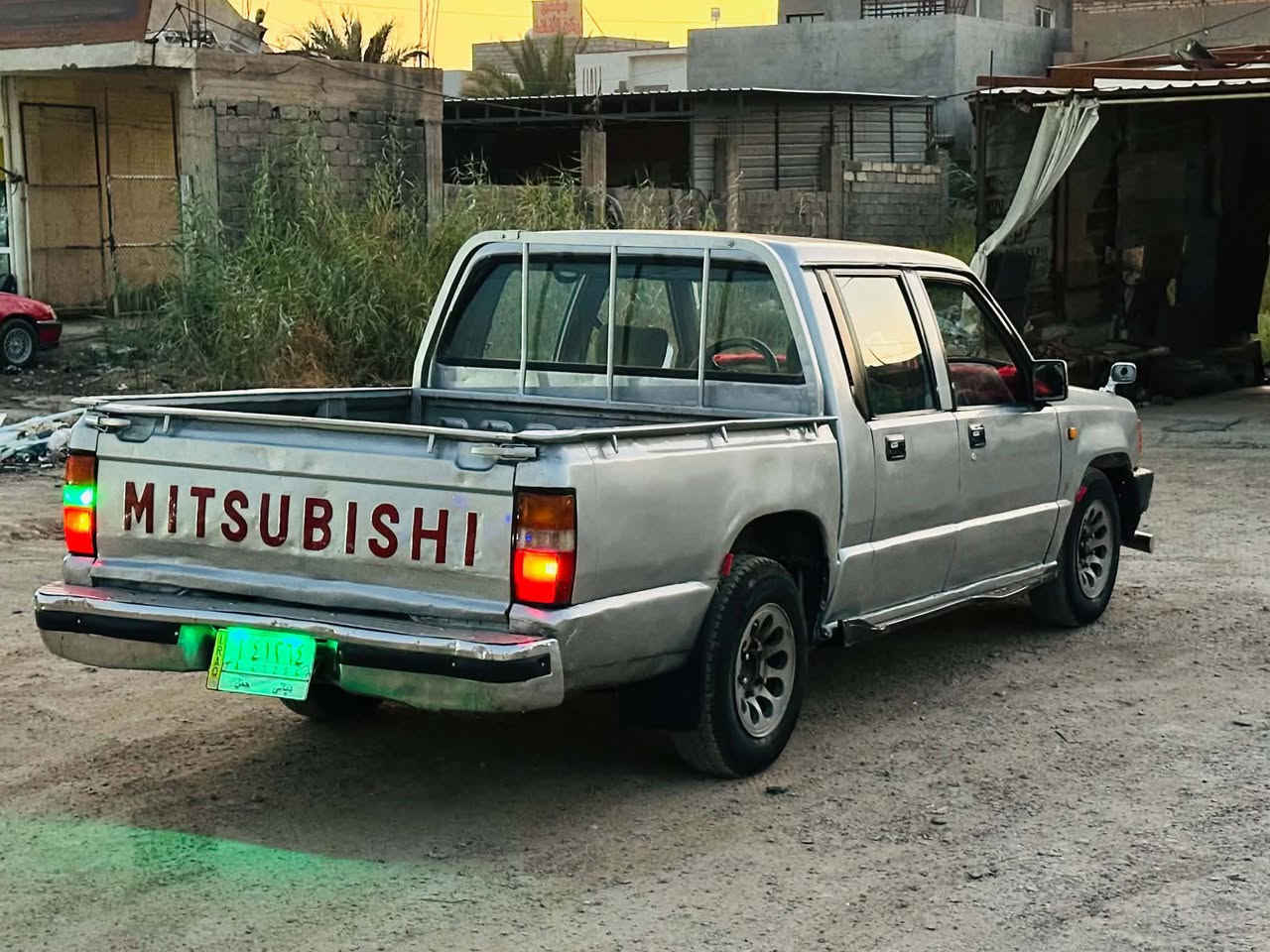 بيكم دبل قماره ميتسوبوشي موديل ١٩٩٢ رقم ديالى تحويل مباشر كهربائيات كلها شغاله تخم تاير مكينه جديده ونجي ٤سلندر كير اوتو صدر جديد السعر ٤٥مجالها قليل مكاني ديالى ***********
