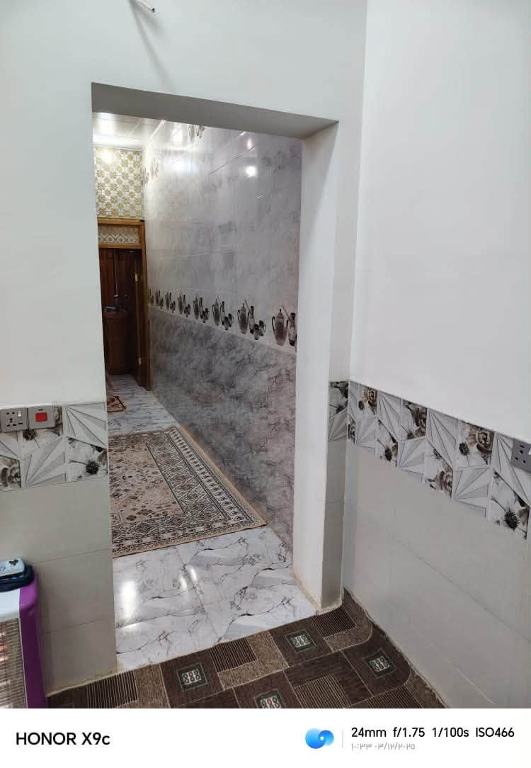 السلام عليكم دار ١٠٠ متر بحي السكان العسكري طابقين.بنا حديث جاز مفتاح مطلوب سكان ٤٤ مليون
تطلوعته ١١٥ وبي مجال  الاستفسار***********

