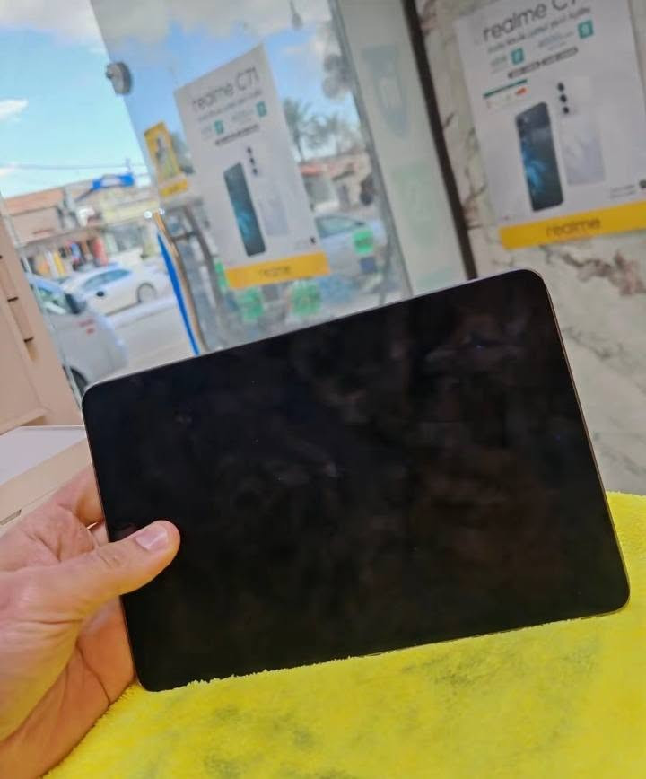 ايباد فايف 5
كفر جلد وبطاقت حساب وشاحنته
سعره 150وبي مجال قليل 
مكاني مركز سكان صناعي متواجد وتساب
***********
