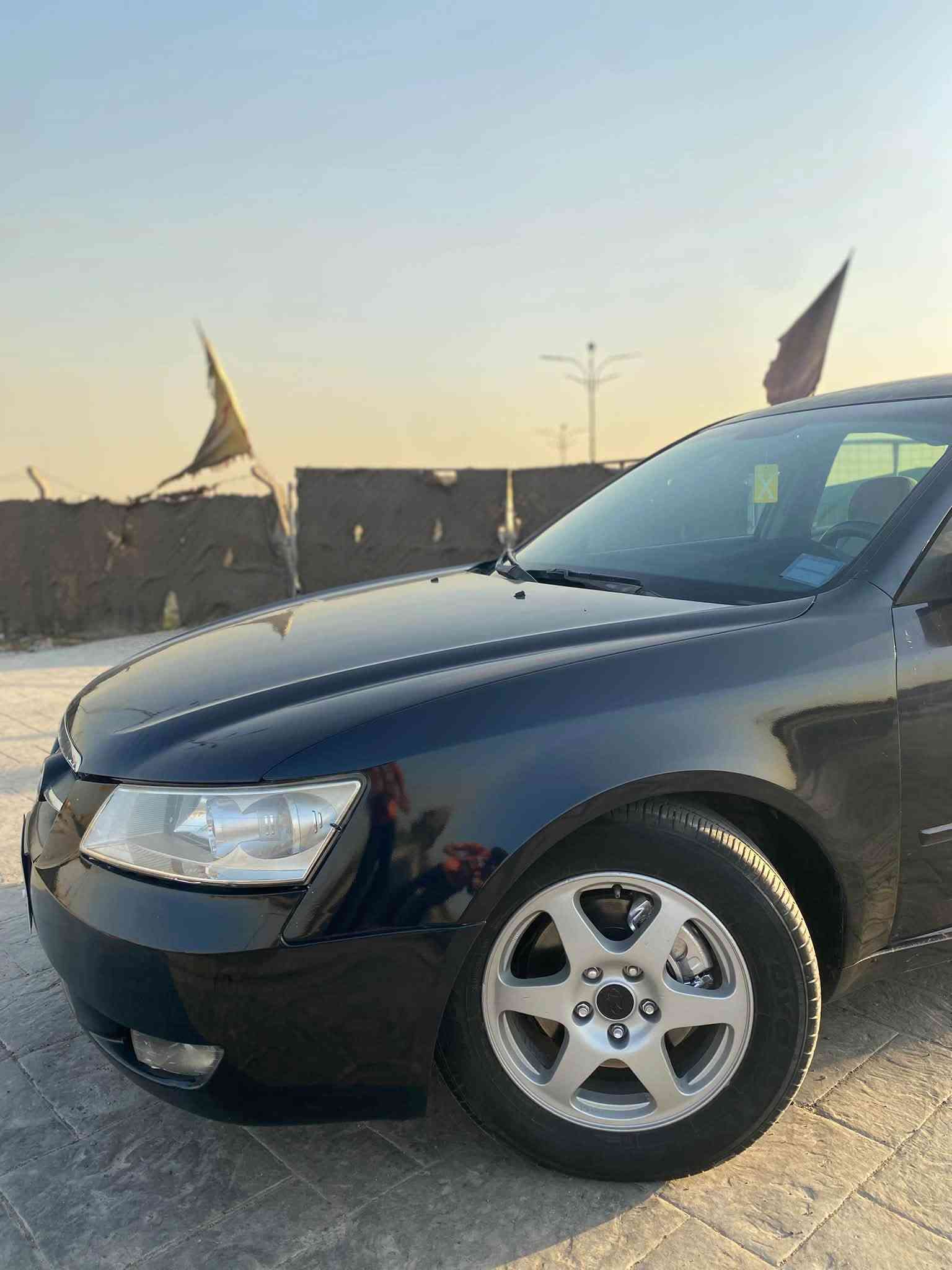 السلام عليكم سوناتا ٢٠٠٦ امريكي مكينه ٣٣٠٠/٦ لونها نيلي ابو الشذره السياره جاهزه ونصبتها تخبل وترايها كلش ناعم ماشيه ١٧٠ 
داخلها بلباكيت وعليها ادامه كامله مواصفاتها معروفه شاشه وكامره وتحكمات ستيرن ومدوشم الارضيه جلد وعليها تخم تايد ياباني كلش نضيف رقمها بغداد الجديد وب اسمي تحويل ثاني يوم مكاني بغداد وبيها تقريباً ٥ قطع رش سعرها ٧٣ وبيها مجال *********** الاسيا بس واتساب
***********
