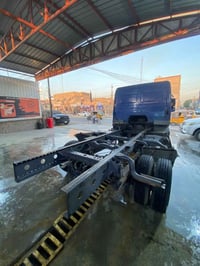 اتيكو ٦ سلندر ٦برغي ٢٠٠١ طول الشاصي 4⁵ مسجلة حمل للبيع ٠٧٧١١٠٩٠٣٦٣