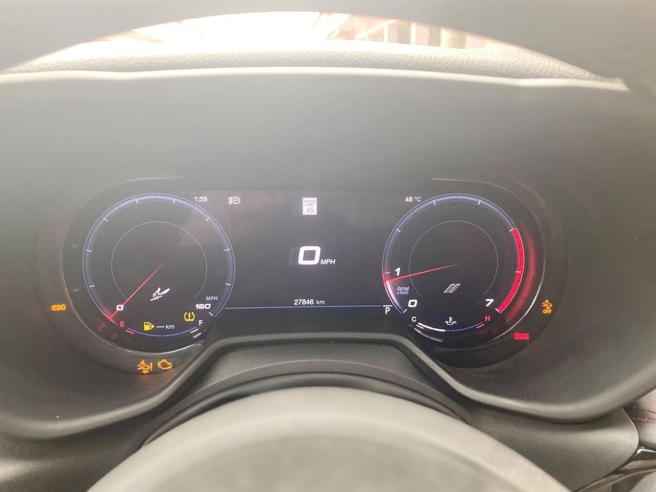 للبيع دوج هورنيت مديل 2024 GT
محرك 2000 تيربو ماشيه 27 الف ميل 
السياره جاهزه طخم تاير جديد صدر جديد بعدها بل باكيت السعر 155 وبيها مجال بصيط 
ترهم مقدمه فوك ال85 والباقي بل شهر السعر حسب الاتفاق بيها جاملغ السايق صبغ والجاملغ الخلفي صبغ وشويه بارد بل باب 
السياره شهداء سنه وتصير حره وهذا رقم ***********
