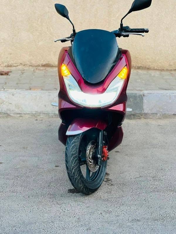 السلام عليكم pcx ياباني لأصلي مكينه 150 دراجه مكفوله كفاله عامه حساس ازدحام حساس استان كله شغال ماشيه 35 حقيقي داجه تتعب تكول جديده مال جناي السعر مليون 650 وبيه مجال بصيط العنوان بغداد  الهاتف*********** اتصل وبيك خير ودلل
