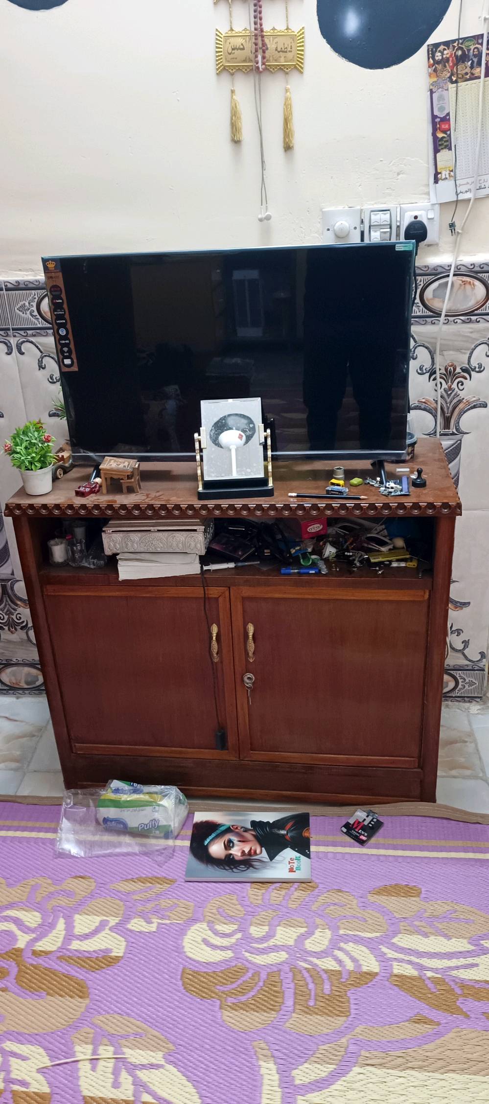 سلام عليكم عندي غراض للبيع مستخدمه نضيفه جدا مثل ماموضح بل صور كنتور 4 ابواب نضيف كلش مابي اي ضررر نوعيه القديمه الثقيل الاصلي بدون خياس او كسر ميز مكتبي طوله 3 امتار تفصال درجئ اولئ بلوك مغلف ام دي اف كلش نضيف ومابي اضرار وجربايه ام نفر حديد وميز بلازمه مع جزامه داخليه للاحذيه نضيفات البيع بسبب ضروف اي الاستفسار مراسله الرقم واتساب *********** راسلني وتدلل العنوان بغداد الشعله ماعندي توصيل
 الكنتور 300
ميز بلازمه 100
ميز مكتبي 250
جربايه 75
كرسي 100
