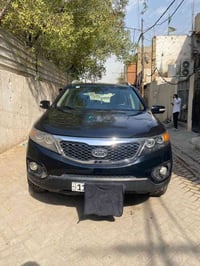 سورنتو 2012  امريكي سبعه راكب 6V 3500L مصبوغه عام بدون دواخل كامل مواص...