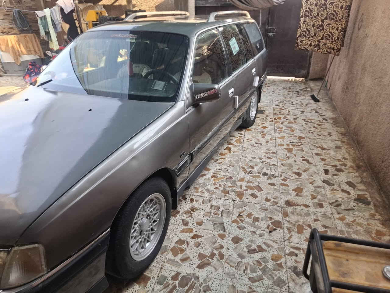 السلام عليكم من رخصه الادمن اوبل اميكا ستيشن رقم بغداد انكليزي مكينه الفين كير عادي  السعر ٣٠ ورقه  موديل ٩٢  السياره جاهزه  العنوان بابل الإسكندرية رقم الهاتف *********** ***********
