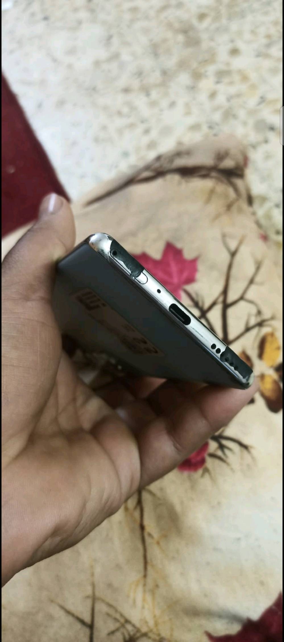 موبايل تكنو كامون 40برو 5G
ذاكرته 256
عشوائية 24 كيكا
بس بي شخوط بشاصي ضمان بي
كاميرة سوني ارقى كاميرة معروفه
جهاز مكفول ونظيف وشرط ع فحص مكفول مكفول مكفول مامفتوح ابد 
.......... 
العاب يشغل 120 فريم
و90 فريم 
........ 
الجهاز كارتونه وشاحنته 45 واط
كامله غراضه يعني اخو جديد
مكاني بغداد سعر الجهاز  280الف الجديد مالته 460الف اسئل علي وراسلني لاتعبني بالكلام