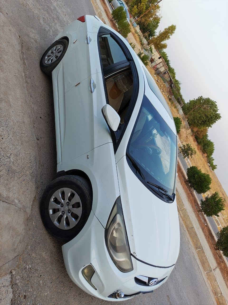 للبيع
اكسنت مضلع موديل 2011 
سيارة جناي مال بيت 
يوجد معه كابون بانزين 
كير ومحرك 16 شرط مكفول 
 تبريد وتدفىء شغال 
السعر ٩٥ ورقه وبي مجال 
*********** 
*********** 
مكان تلعفر

