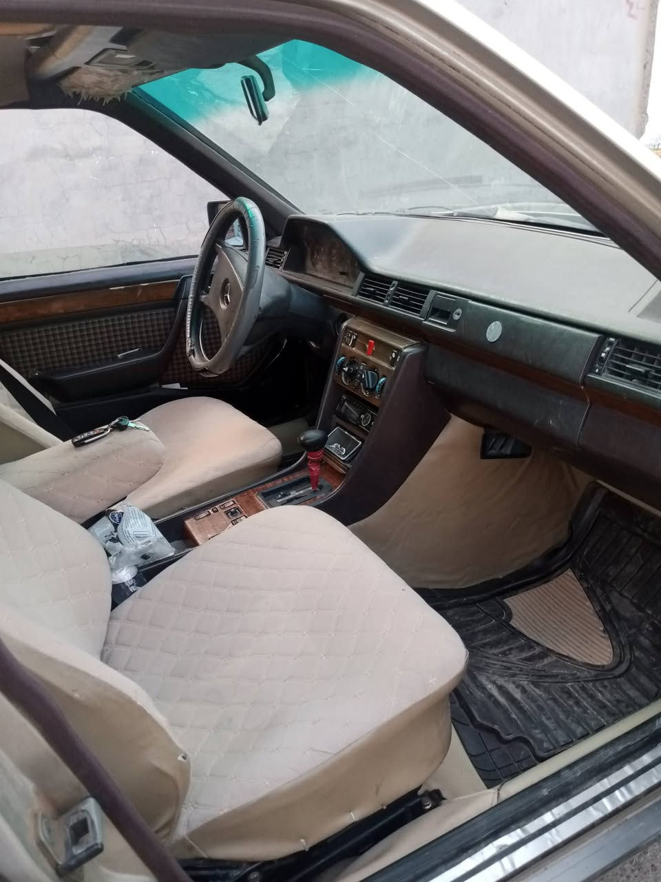دب محور ففتي بغداد انكليزي مكفولة من الحادث والتبديل سيارة جديدة ونظيفة وجاهزة تبريد و قواعد دبلات جدد  كهربائيات وشرط عدا كيلو متر جام كهربائي 
محرك 2ونص ما تصرف عليها ألف 
بيع فقط بدون مراوس أو قسط 
بغداد الحسينية المعامل 
***********
***********
