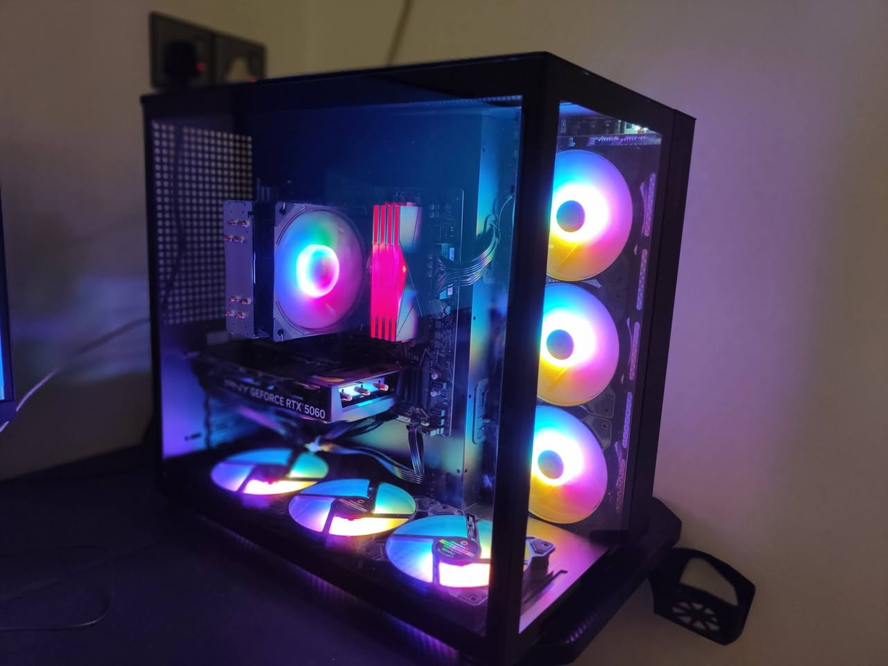 کەیس دەستی 2
CPU: Ryzen 5 5600x

Ram: 4x8 32 ddr4 3000 XPG RGB

Hard: 512 ssd  Sata

GPU: RTX 5060 PNY 8GB

Bord: Gigabyte B550M DS3H

PSU: Mass 650w bronze +80

Cooler: Mass Ma-S4000 RGB

Case: GameMax Full tower 6 fan RGB

نرخی 965$
بۆ قسەکردن لەگەڵ ئێمە نامە بۆ پەیچ بنێرن یان واتس ئاپ 
***********

#cyrax_سیراکس #Cyrax
