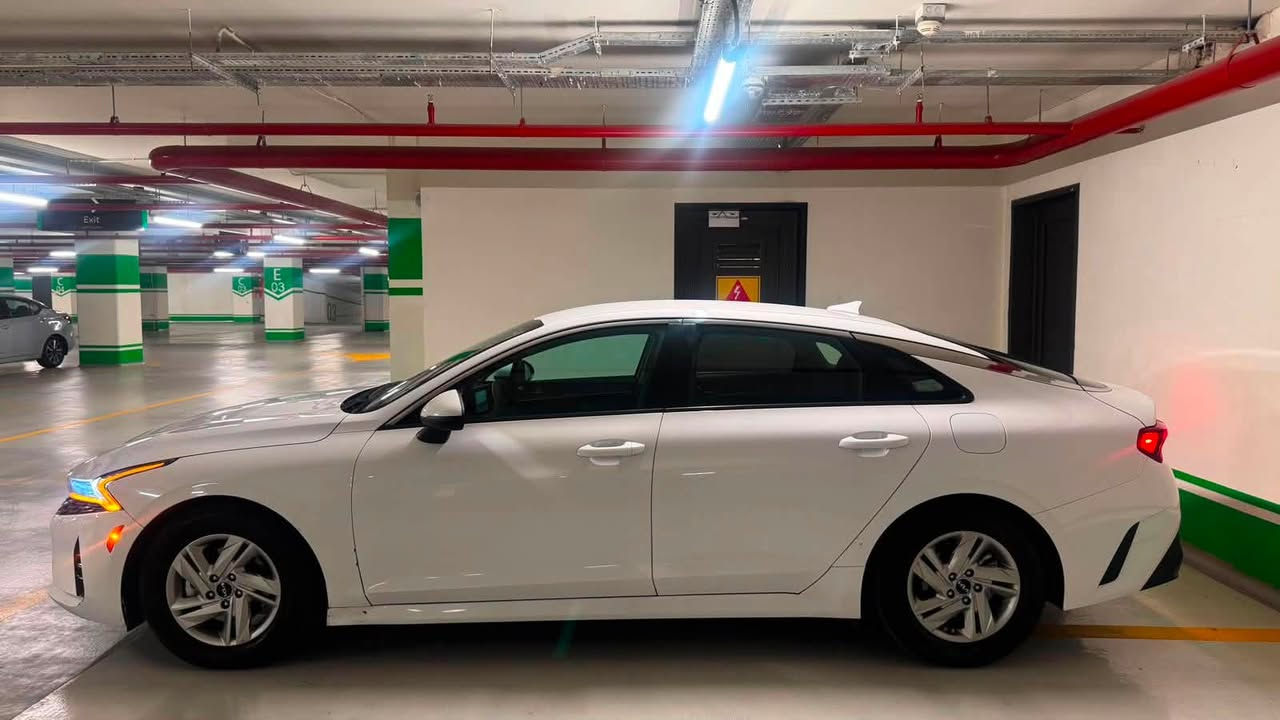 ⸻
🚘 للبيع | Kia K5 موديل 2022

🔹 وارد أمريكي
🔹 محرك 1.6 Turbo
🔹 الممشى: 62,000 ميل
🔹 رقم أربيل (باسمي وجاهز للنقل)
🔹 بدون صبغ
🔹 حادث سابق: ويل السائق فقط

المواصفات:
✅ شاشة كبيرة مع Apple CarPlay
✅ رادار (Smart Cruise Control)
✅ المحافظة على المسار (Lane Keep Assist)
✅ قيادة شبه ذاتية (Lane Following Assist)
✅ نظام منع التصادم مع فرملة طوارئ (AEB)
✅ حساسات أمامية
✅ كاميرا خلفية
✅ Auto Hold
✅ هاند بريك إلكتروني (EPB)
السعر ع واتس***********. ***********
✨ السيارة نظيفة جدًا، استخدام شخصي، ولا تحتاج أي مصروف. الفحص خير دلي
