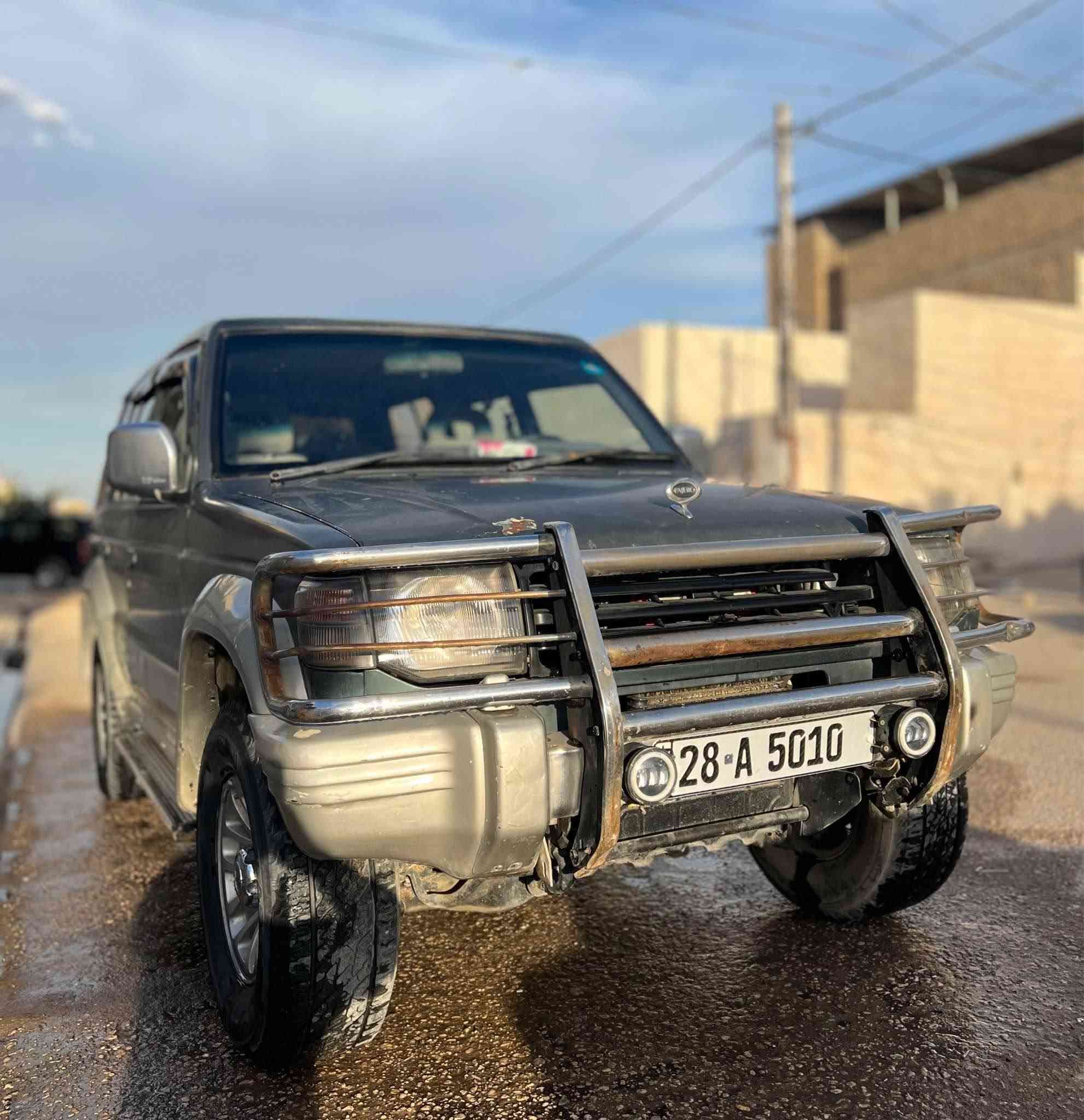 سلام عليكم 
باجيرو موديل 1992
سنويه لغايه 2030 باسمي تحويل مباشر 
لون اخضر رقم نجف دولي مميز 
محرك بلادي 6 سلندر تجفيت جديد 
باتري جديد تايرات بحاله ممتازه 
تبريد شغال سياره حلوه وبحاله جيده 
سعر 48 ورقه وبيها مجال 
مكان نجف 
اتصال *********** النجف, العراق
