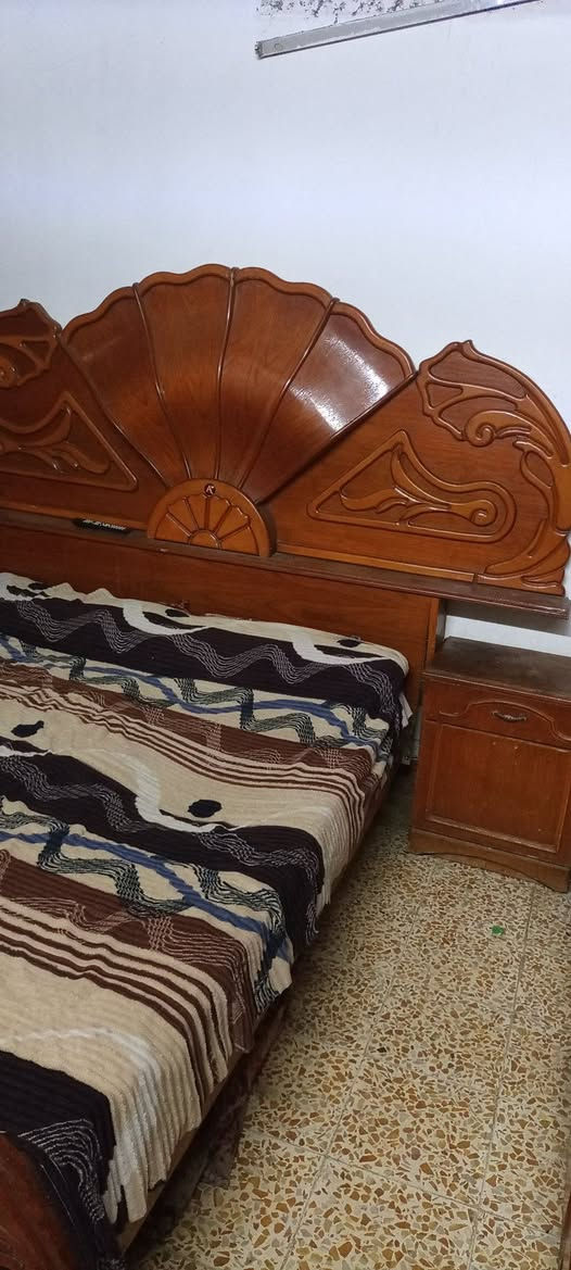 غرفة نوم • بدون ميز تواليت • موصل ايسر