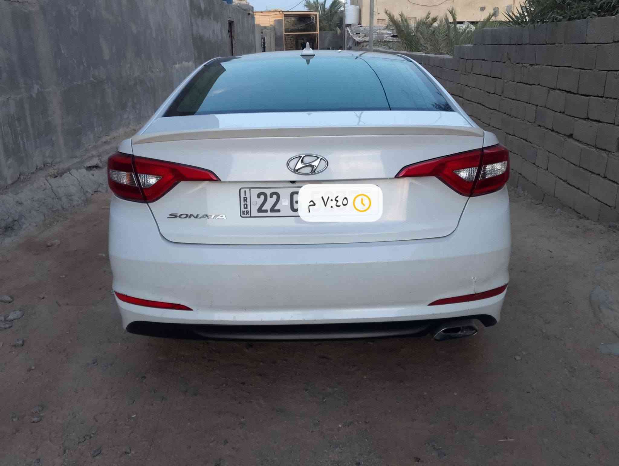 السلام عليكم
سوناتا ٢٠١٧ 

وارد امريكي حدثها جاملغ وبنيد تبديل وبالعراق باب خلف الصدر نصبغ جزء منه

القمارة بيها تكشير جدآ قليل ومعالجة بدون صبغ  ومغلفة فابلون اصلي

ماشية ١٣٥ 

رقم اربيل انكليزي 

تحكم ستيرن

تحكم مرايات 

مثبت سرعة

وضعيات قيادة 

كامرة دوارة 

تبريد ثلج 

غرفة جداً نضيفة

سنوية نهاية ٢٠٣٠ تنتهي بإسم شركة

مسويلها إدامة كامل من بلكات أصلية + تنضيف غرف الاحتراق و الحساسات + باتري جديد صارله ٢٠ يوم+ فيت يم اصلي + فلتر بنزين اصلي + حتى ربل النوزلات مبدله 

السيارة بحالة ممتازة ومعتني بيها 

مكان السيارة البصرة 

سعرها ١٢٦ 

بيع فقط اعتذر عن المراوس 

***********

نص مكتوب في الصور:
- ٧:٤٣ م
- ٧:٤٤ م
- ٧:٤٥ م