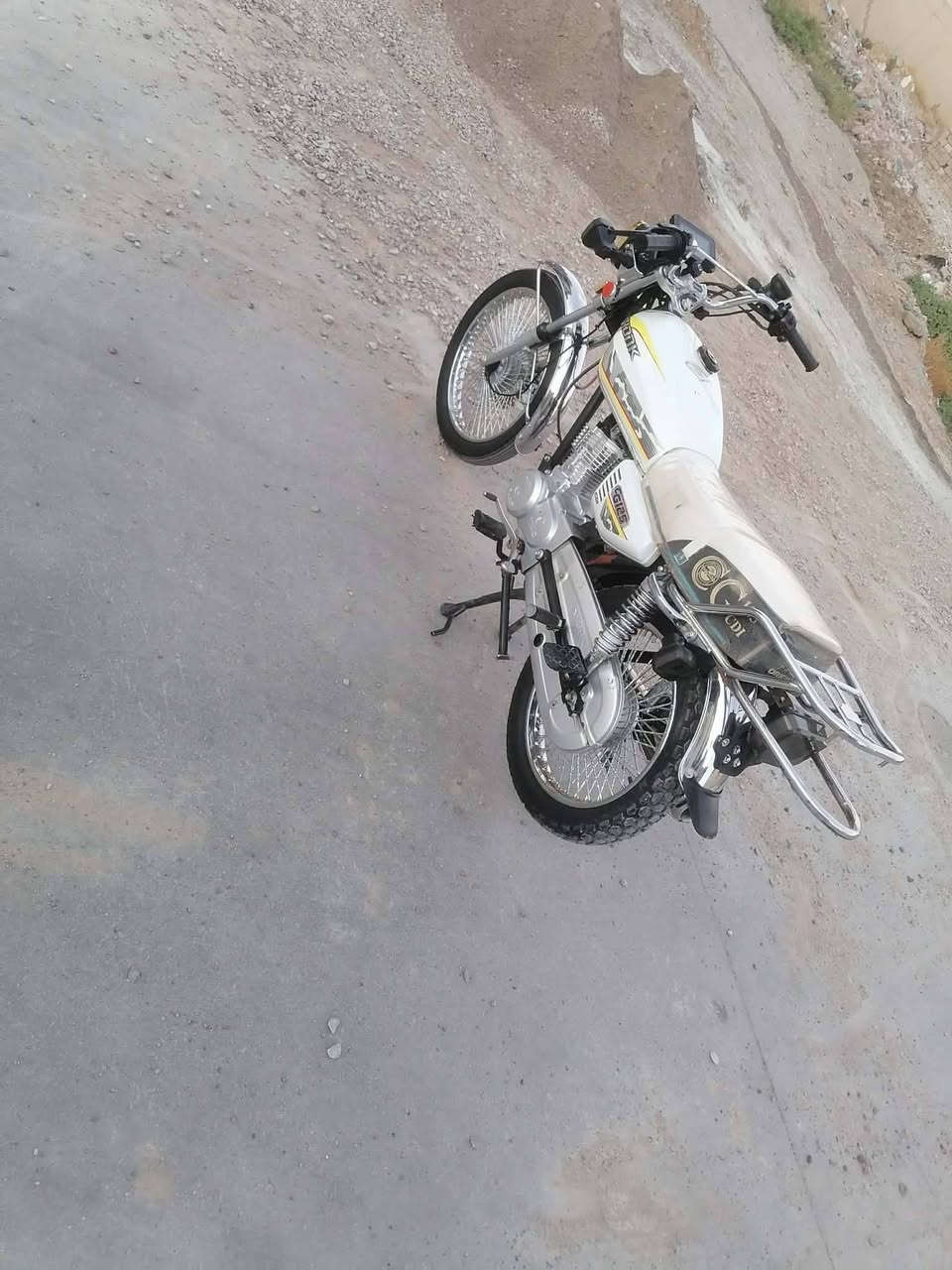 السلام عليكم موطور للبيع موديل٢٠٢٥ اربعه كير محرك مامفتوح منفيس مابي /***********
