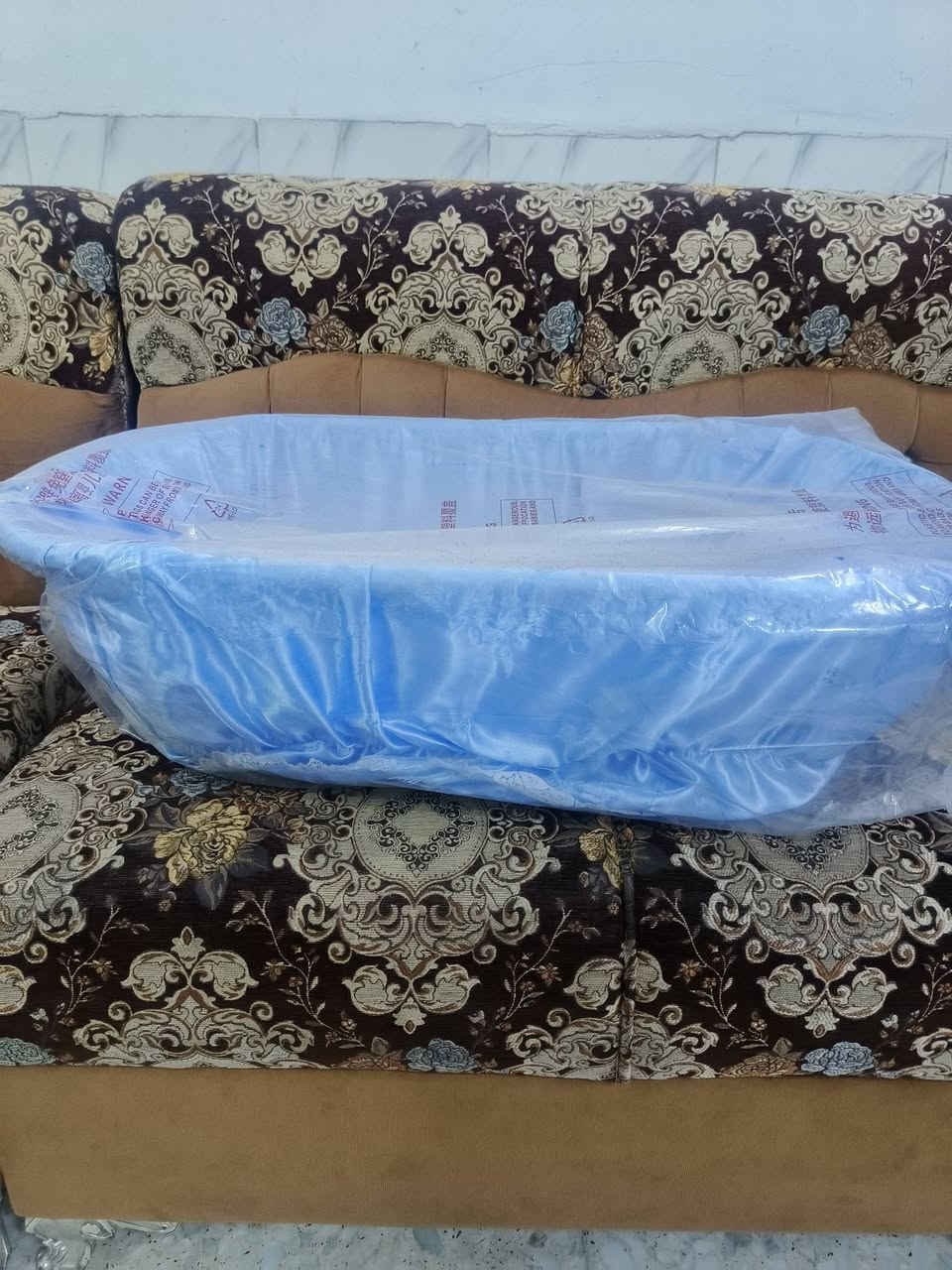 كاروك حديث الولاده عراقي جديد غير مستخدم أخذته ٢٥ابيعه ٢٠ مكاني شهداء البياع***********
