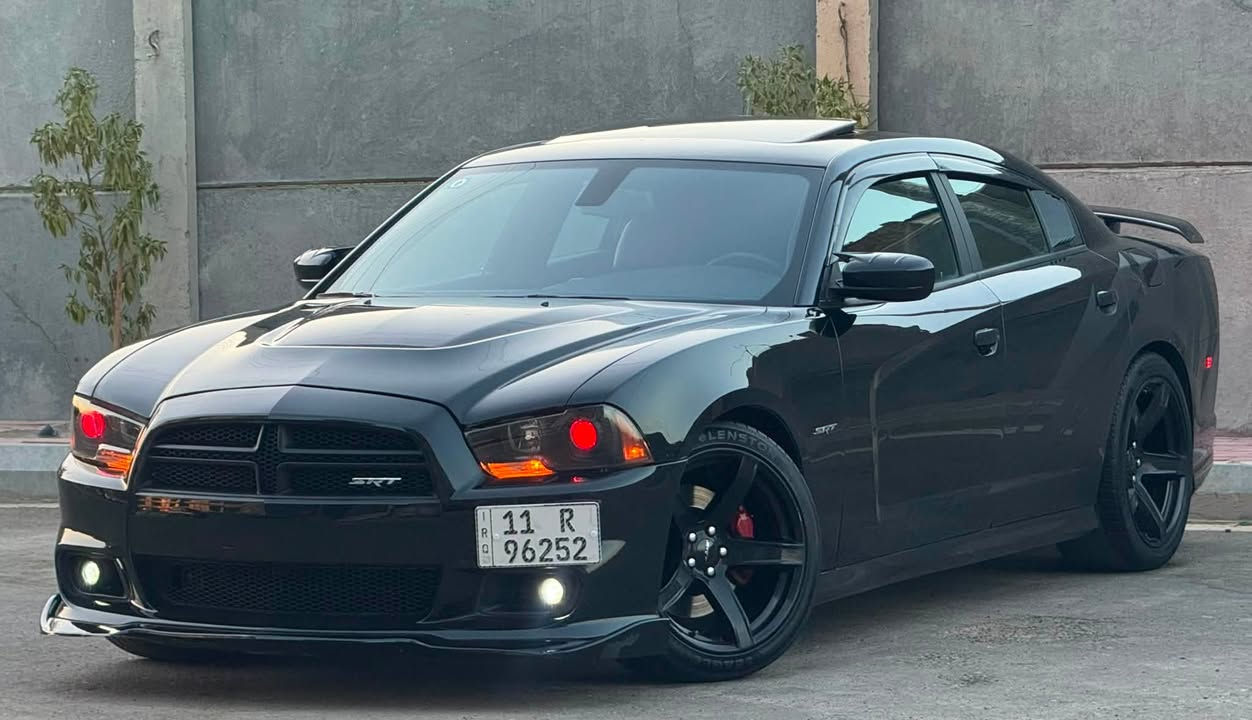 Dodge charger Srt 6,400 دوج جارجر
موديل 2013 / ماشيه 82 الف ميل حقيقي
ضررها بامريكا جاملغ و بنيد مبدل نفس اللون 
و بالعراق صبغ قطعتين. شواصي مكفول
مواصفات فول الفول 1/1 اعلى فئه : 
- محرك 6400 
- فتحة سقف SunRoof
- شاشة كبيرة
- كاميرا خلفية دوارة 
- سستم صوت هارمن كاردون
- كشنات جلد و كنتارا 
- سكليتر كهرباء 
- كلاصات تدفئه تبريد
- كشنات تدفئه + تبريد 
- كشنات خلفية تدفئة
- كشنات خزن Memory 
- ستيرن تدفئة. و تحكم كهرباء
- شفتات ستيرن تبترونك 
- حساسات خلفية 
- رادار امامي
-  BlindSpot نقطة عمياء رادار جانبي
- مري قلاب + حساس للضوء العالي 
- بصمة تشغيل + بصمة ابواب
- تشغيل عن بعد
- زارعلها عدسات زينون
السياره ترايها يخبل و لا غلطه 
صدر امامي خلفي جديد شديته 
تبريدها ثلج 
رقم بغداد سنويه و هزه جدد باسمي 
السعر 148$ ورقه بيها مجال بسيط 
جديدة كلش نظيفة متتقارن بغيرها
عنواني بغداد / الكرخ 
***********
