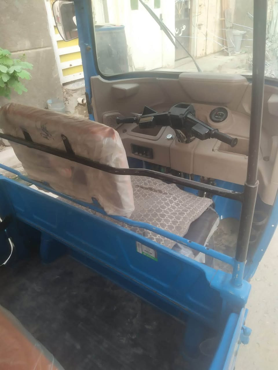 تكتك للبيع موديل 22 
ضربات خفيفه -خياسات بالدواسات 
مكينه برغي مامفتوح بيها 
السعر 7500 اذا موشراي لتكسر بالسعر
الاتصال ***********
مكاني القاسم
