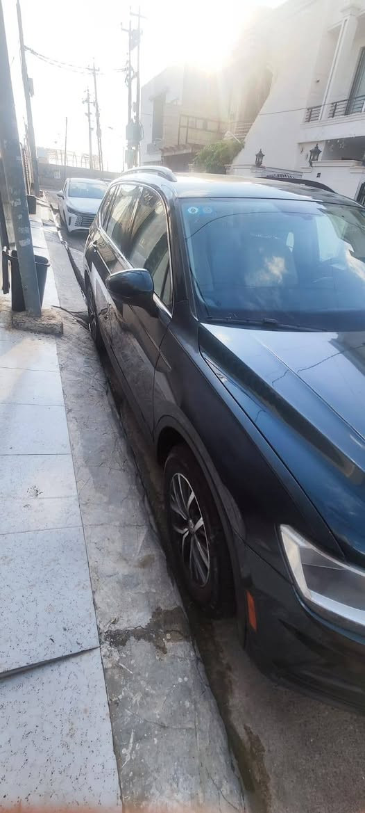 سلام عليكم سيارة فولغسواجن نوع تيكوان 7 راكب موديل 2019 سبارة فول مواصفات فتحة بسقف نقاط عمية شاشة اعطال رادار امامي خلفي نقاط عمية بجم كبس حادثها مرفق شوية بالباب والجاملغ ايرباك فقط البردة مال التكمة مبدلات ومصبوغات وبيهن جرادة  اتصال *********** البصرة, العراق

نص مكتوب في الصور:
- ١٠:٤١ م