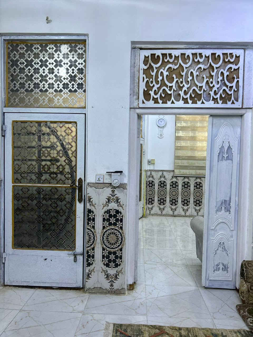 دار للبيع 50متر حي الاطارات 
الواجهه5نزال 10طابقين غرفتين نوم 
الطابق الاول بلوك الثاني ثرمستون 
للاستفار ***********
