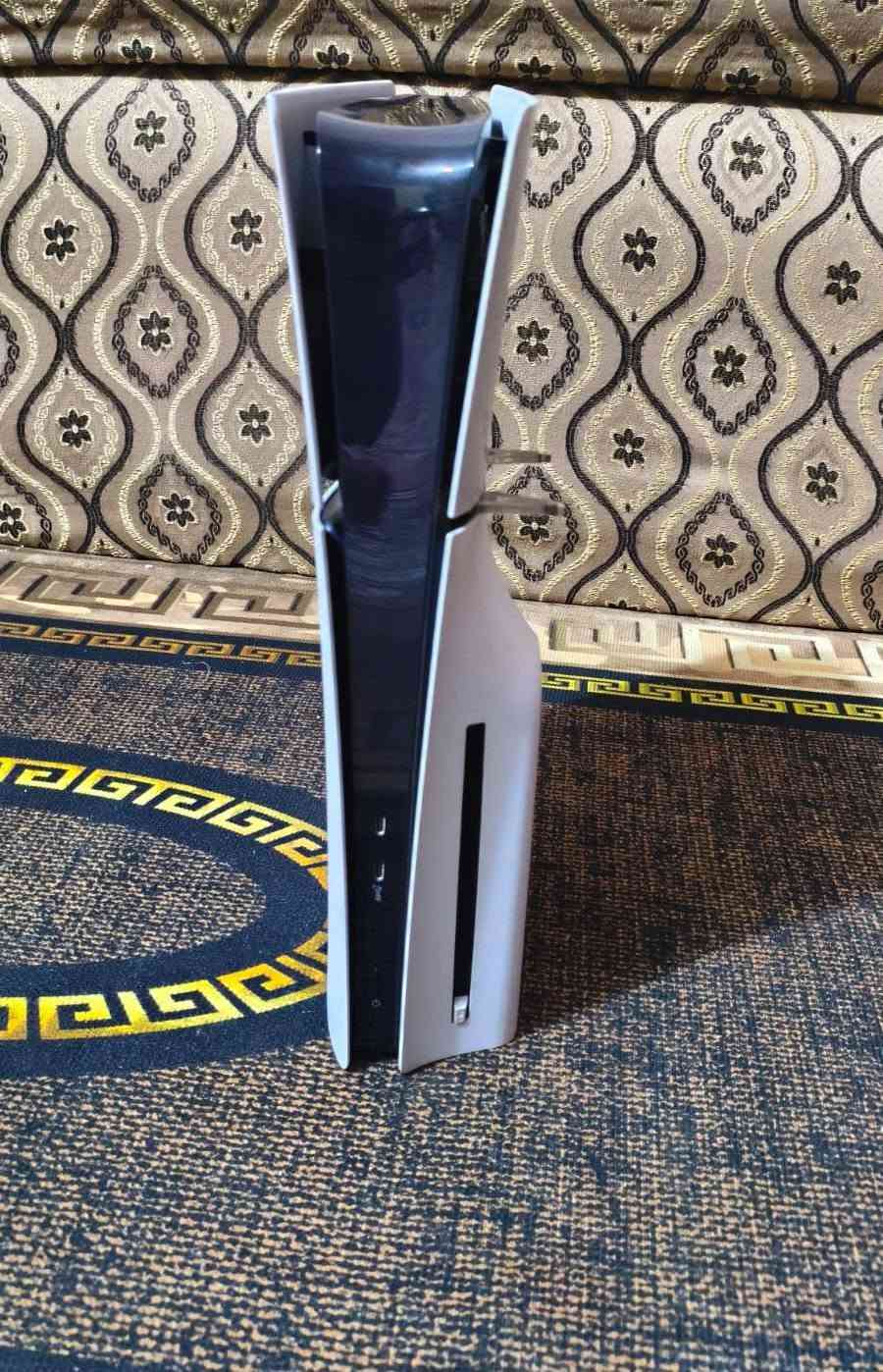 🎮 للبيع بلايستيشن 5 Slim – نسخة أوربي 🇪🇺
🔹 الجهاز جديد وما مفتوح نهائياً
🔹 ما مصلّح ولا متبدل بي أي قطعة
🔹 وياه جويستكين أصلي
🔹 وياه UPS  
🔹 جميع الكيبلات والملحقات موجودة
🔹 ما مبدل بي أي شي
💰 السعر: 800,000 دينار عراقي
📍 الناصرية – سوق الشيوخ
📞 للاستفسار: ***********
