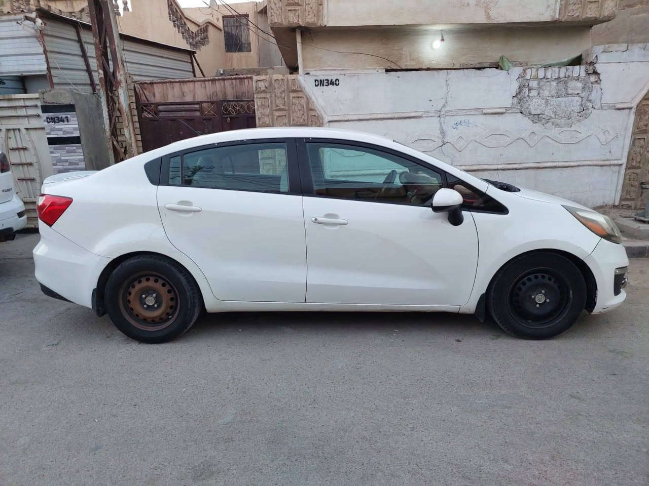 السلام عليكم للبيع او المراوس كيا ريو موديل 2016 محرك 1600gdi وكير كفاله ماشيه ١٠٤ الف تبريد ثلج تخم تاير جديد صدر امامي خلفي نظيف تحكمات استيرن كاميرا حساسات منضومه زينون جديده رقم بغداد دولي ١١ نظام اقتصادي ECO سونارها مرفق بالمنشور السعر ٨٧ وبيها مجال بسيط مكاني الدوره ابو دشير رقم الهاتف *********** بغداد, العراق
