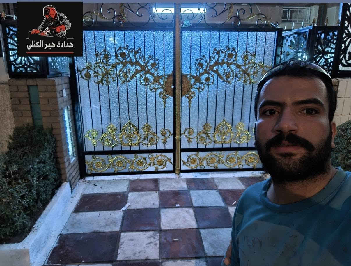 حداده حيدر الكناني
 مستعدون كافه انواع الحداده🧑‍🏭
 ابواب🚪 شبابيك🪟 كرفانات🏪 محجرات ☑️سقايف كيسبان✅ غرف سندويج✅ سياج خارجي ✅ مراجيح ✅قمريات مطابخ ✅يتوفر لدينا احدث الديكورات التركية 🇹🇷 العمل داخل بغداد العنوان بغداد العبيدي ***********
