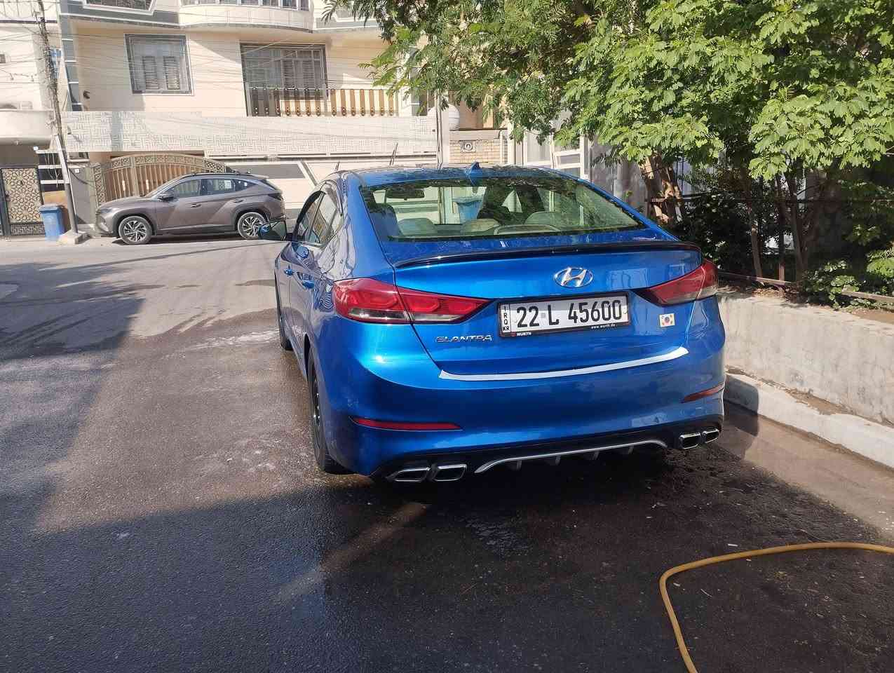 السلام عليكم
النترا ١٧ امريكي 
رقم أربيل بسمي تريد تحويل تريد وكاله 
مواصفات نص فول 
حادث قبق جنطه فقط 
السعر ١٢٠$ وبي مجال 
العنوان بغداد الغزاليه 
***********
