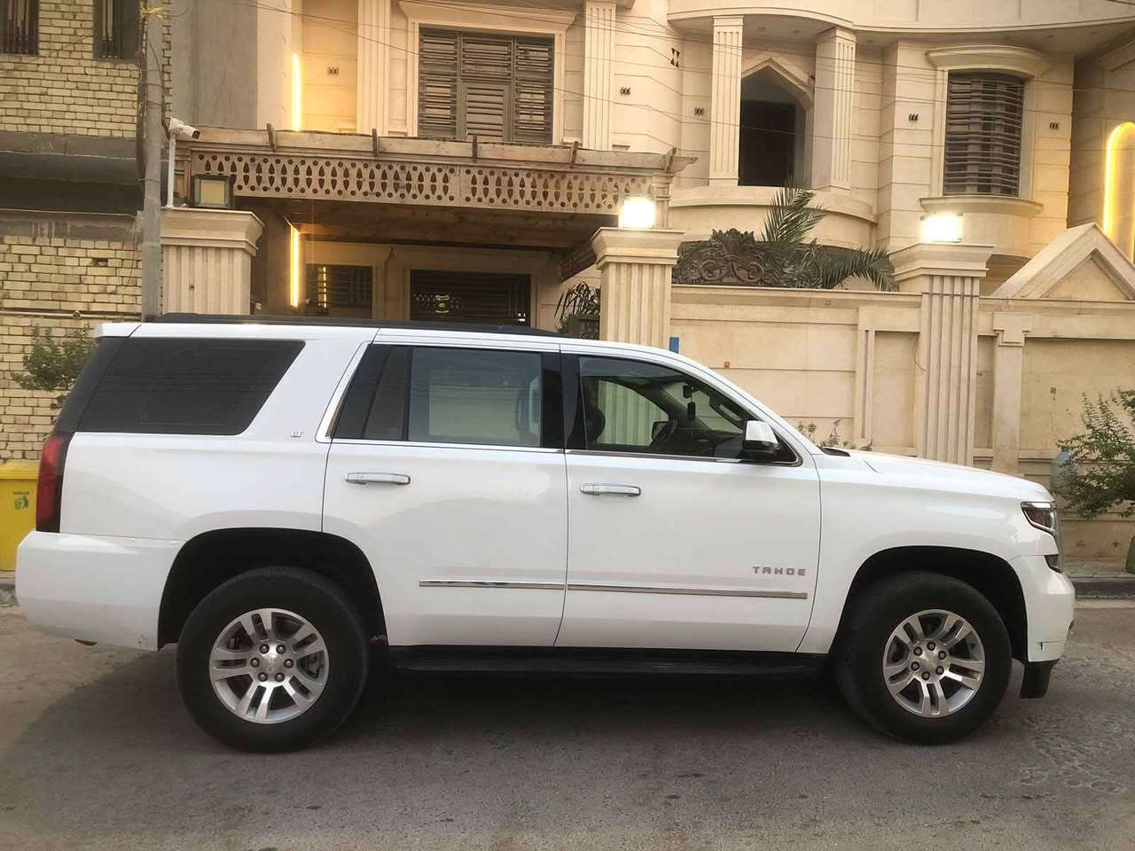 تاهو ٢٠١٥ رقم بصرة فئة LT ( فتحة سقف كشنات كهرباء باب صندوق كهرباء وباقي المواصفات المعروفة) مكفولة من الصبغ والتبديل ماعدا مكانات بارد بسيطة ، ماشية ١٦١ كيلو السعر ٣٠٠٠٠ $ الاتصال على *********** البصرة, العراق
