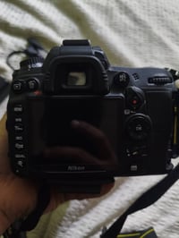 نيكون D7000 • نظيفه • مع ملحقات