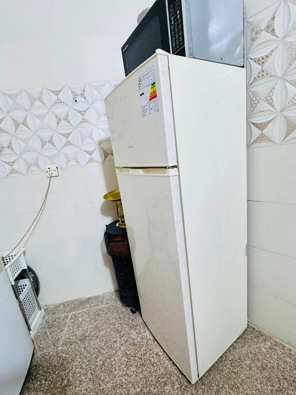 ثلاجه نوع Vestel
جديده السعر 225الف بيها مجال بسيط
الدوره الصحه ***********
