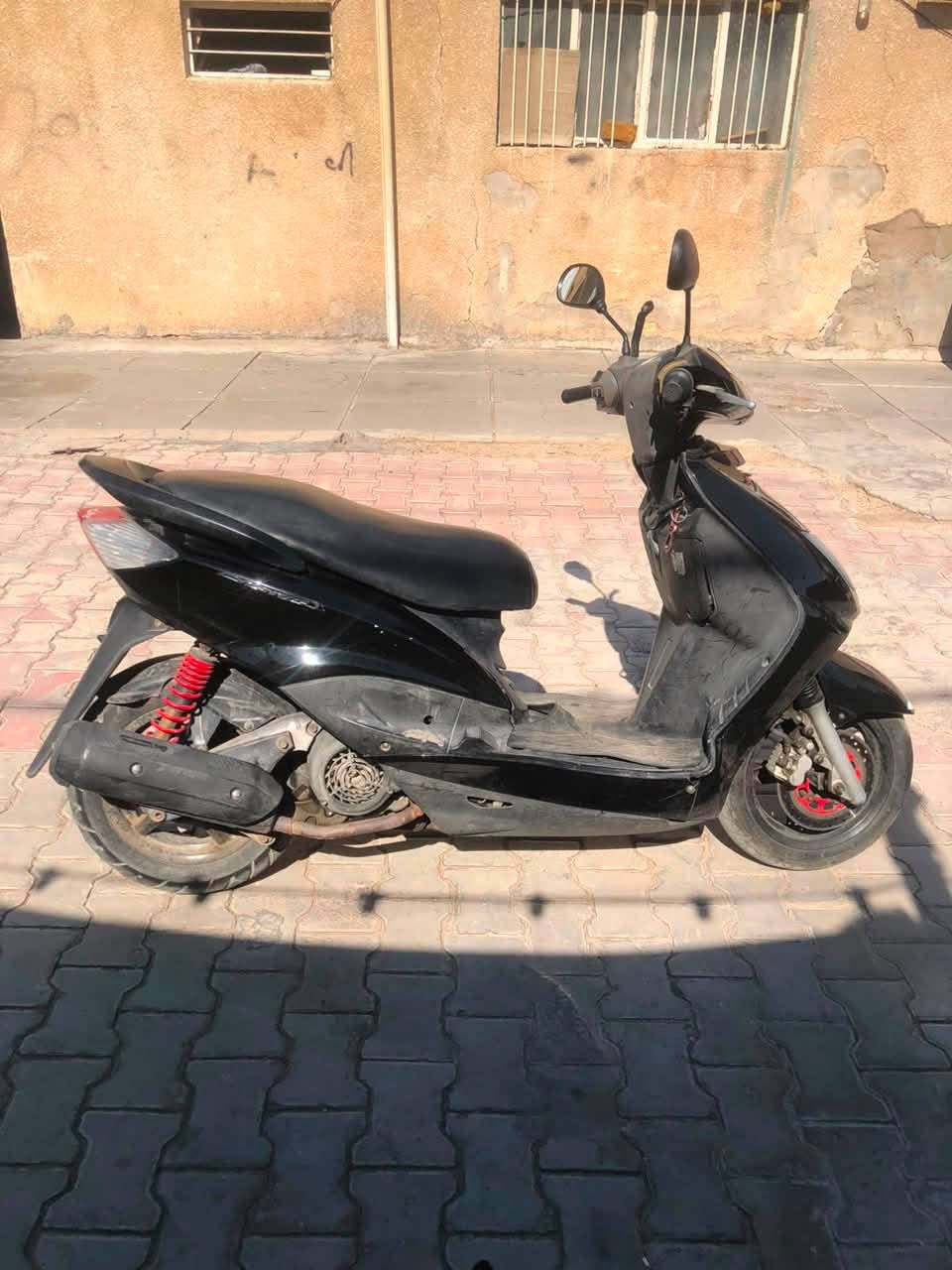السلام عليكم
سكنكس 140 نثيه 

نضيفه كلش مكينه بلاد 

فقط مبدله كفرات جديدة

رايده 700  وبيه مجال بسيط

لتواصل والاستفسار عنوان بغداد الشعله

‏***********‏
