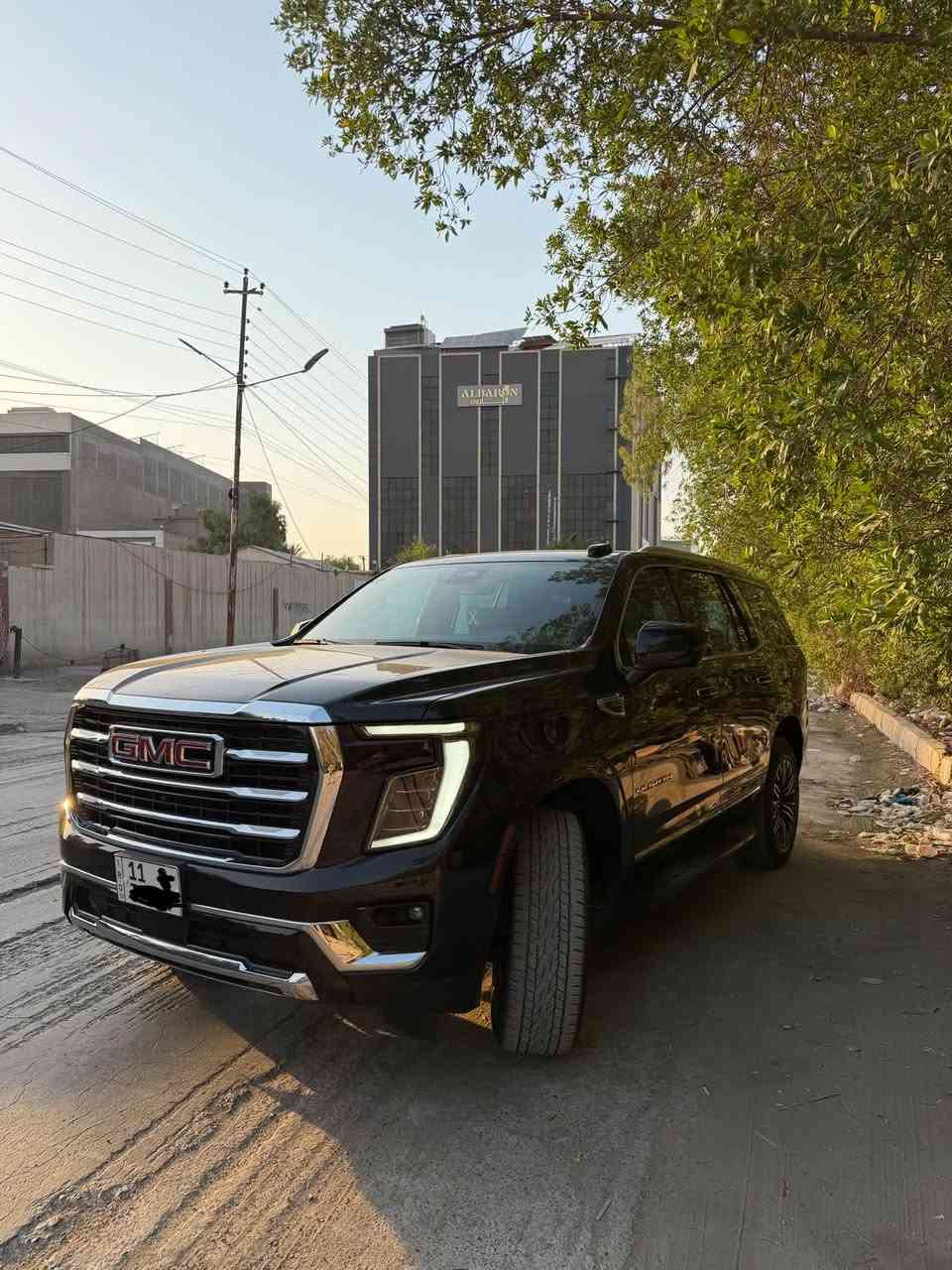 سلام عليكم
جمسي يوكن الفيشن 2025 
ا GMC Yukon ELEVATION 2025 

مكفوله كفاله عامه
مغلفة ppf 
 خليجي وكالة المنصور 
 ماشيه 21 الف الف كيلومتر  

 موديل 2025

 حجم المحرك 5.3 V8 

 مفتاح التشغيل بصمة  

 تشغيل عن بعد 

 دفع ثنائي RWD

حساسات أمامية 

حساسات خلفية 

لايت زينون + LED 

 دخول بصمة ذكي 

 حجم الاطار R20 

 اشارة في المرايا الجانبية وكهرباء 
 ا ABS 

 دشبول شاشة ديجيتال 

 شاشة Apple Car play 

 سماعات سستم صوت شركه BOSE

 كاميرا دوارة 
لانارة الداخلية LED  

 مثبت السرعة Cruise 
 المودات والاوامر الصوتية 
 ا Bluetooth / T YPCE 

مخرج منفذ الطاقة 

السياره بعدها بحاله الزيرو

رقم بغداد بأسمي 

مكان السياره بغداد شارع فلسطين

واي استفسار ***********
