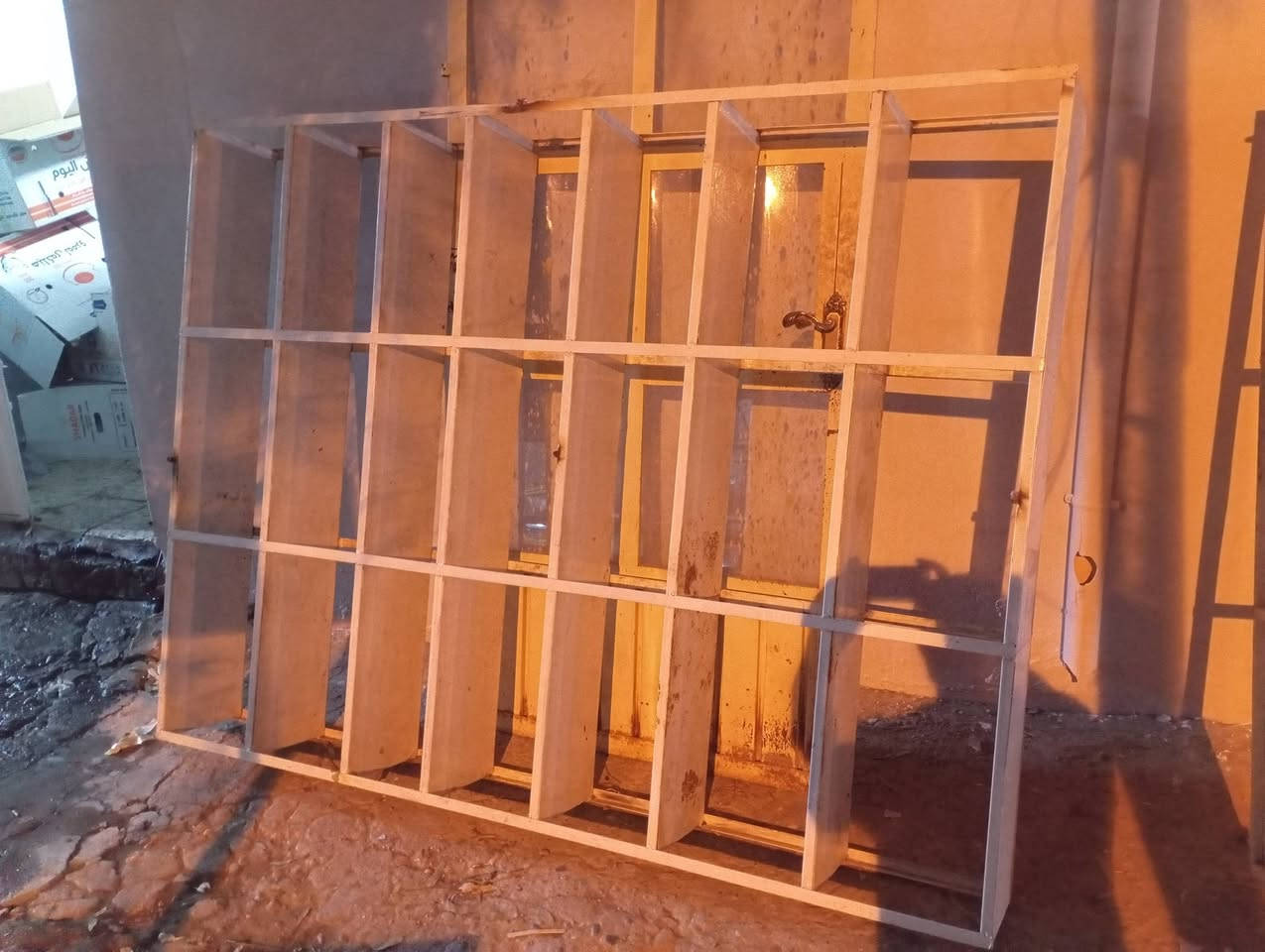 للبيع***********
رفوف مال اسواق وزن ثقيل
