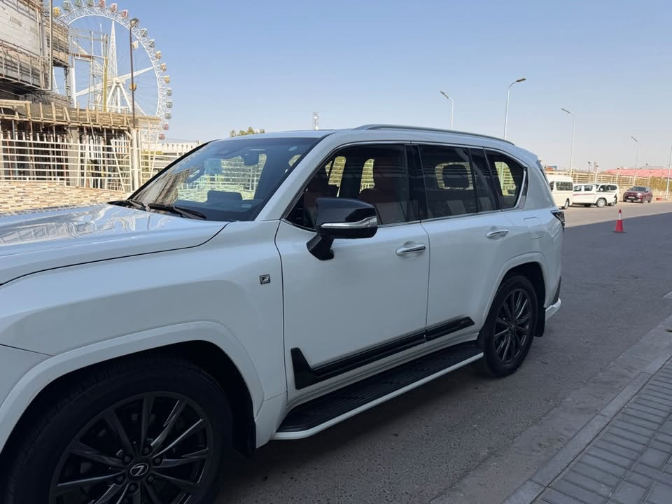 السلام عليكم 
لكزس للبيع 2025 LX700
السعر 14 دفتر وبيها مجال 
سياره كفاله عامه 
رقم بغداد
مكان السيارة البصرة 
السيارة بالضمان
للاستفسار
***********
