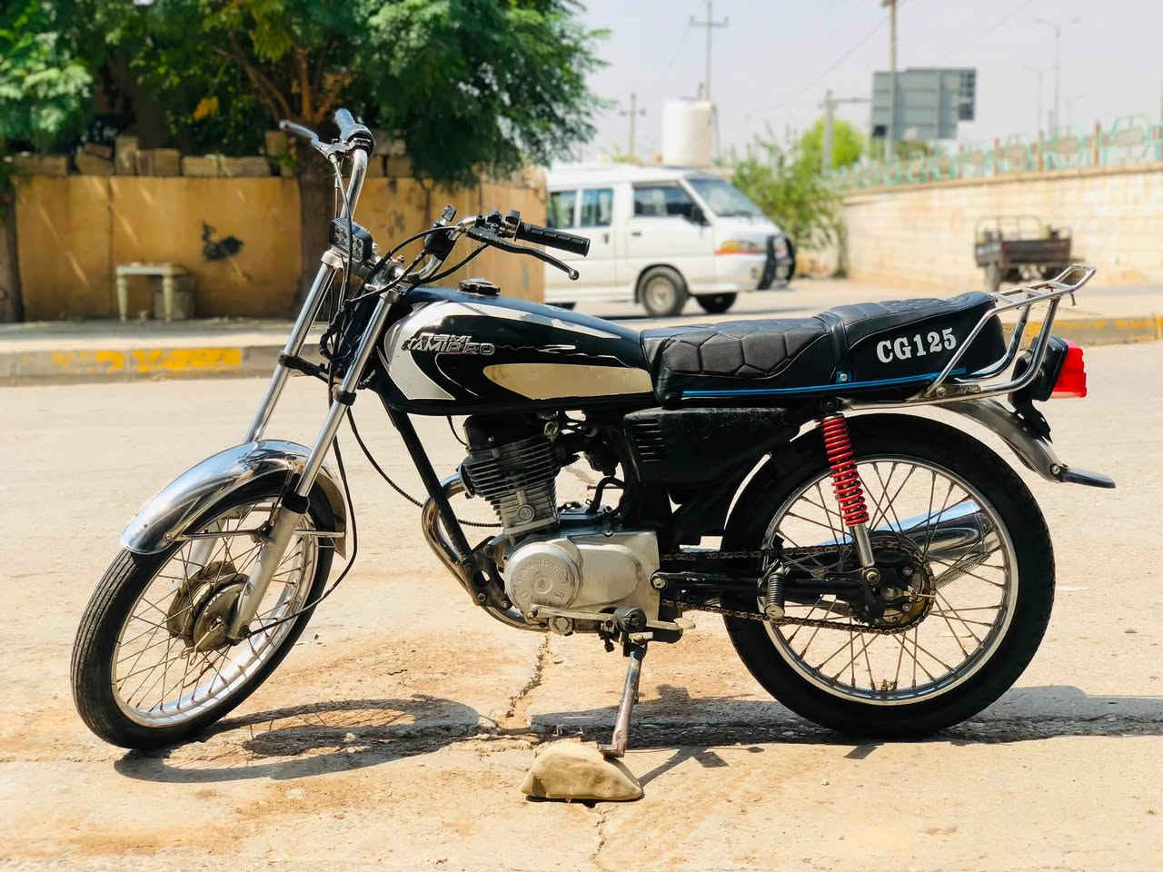 سلاو لە هەمو هاورئیان
ئەم ماتۆڕە بۆ فرۆشتن 
نامی ٣ حەرف 
ماتۆڕەکە مەزبوتە و بێ عەیبە 
کوشنی لۆکە 
تایەو ویلی دوای لۆکە 
ماتۆڕەکە بئکئشەیە  
سعری 250 معامەلە 
شوئن سەیدسادق 

***********
ئەدمین ❤️
