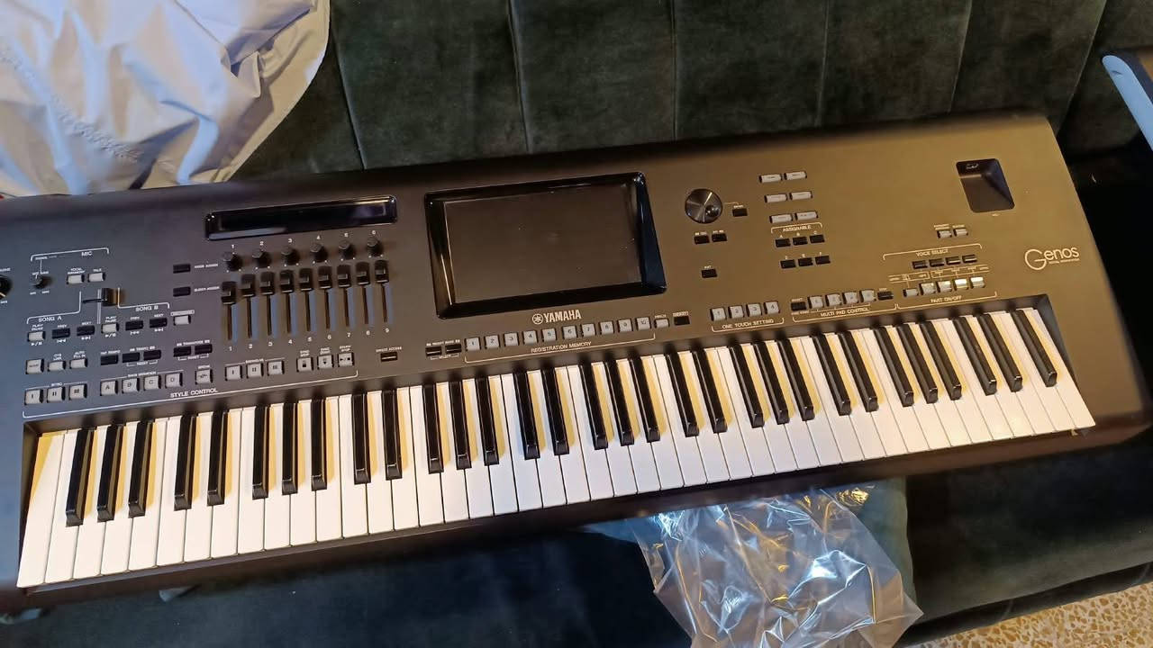 Yamaha genos1
***********
